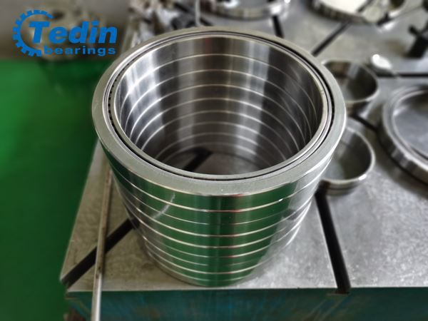 custom thin section tapered roller bearing 4