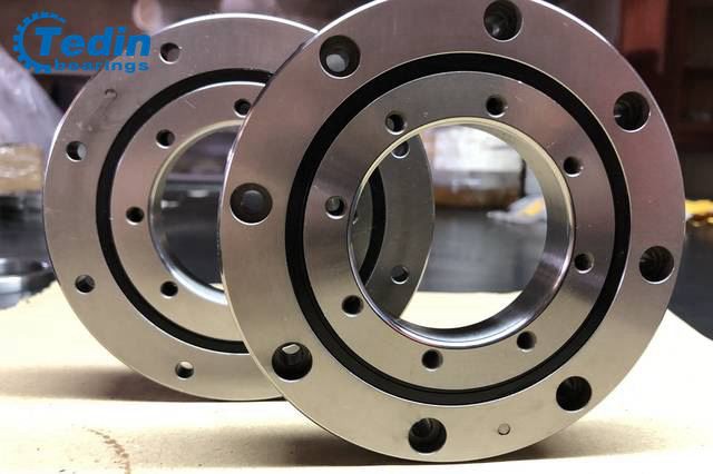 Ukriženi valjkasti ležaj XSU080218