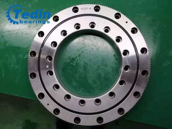 RU228UUCC0P2 Ukriženi valjkasti ležajevi s ojačanim vanjskim zupčanicima po n...